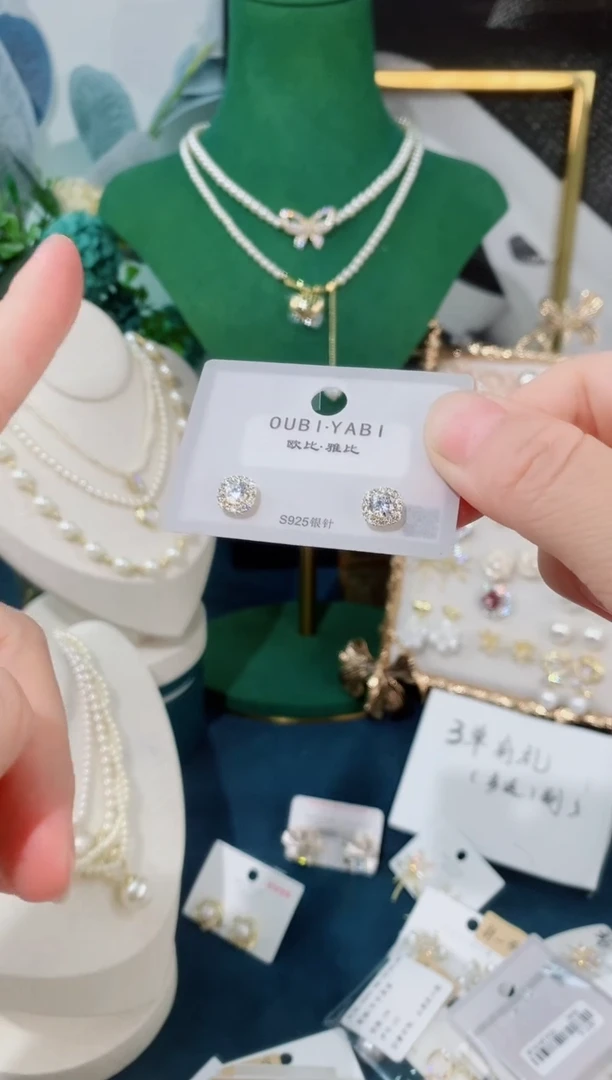 铜合金合成立方氧化锆925银克拉耳钉