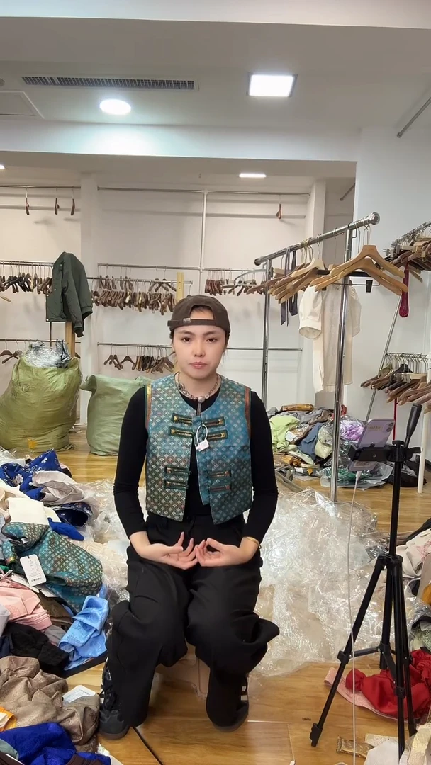 M  马甲   110斤以里