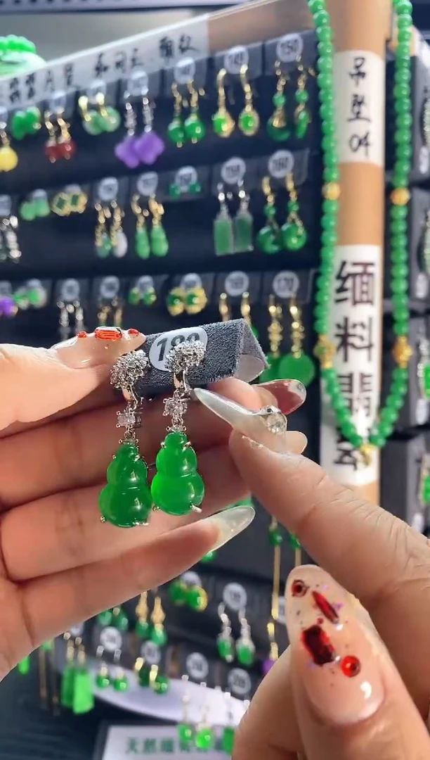 【闪购商品】翡翠颈饰银S925镶嵌180...