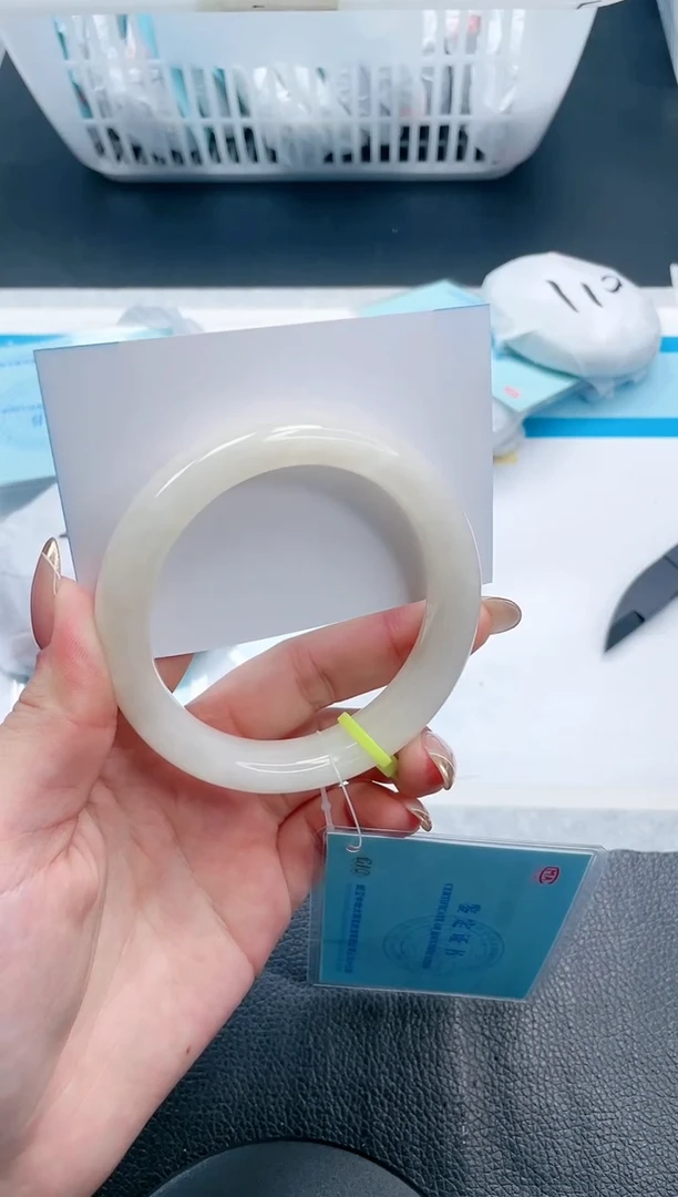 【闪购商品】和田玉手镯未镶嵌22V288-58