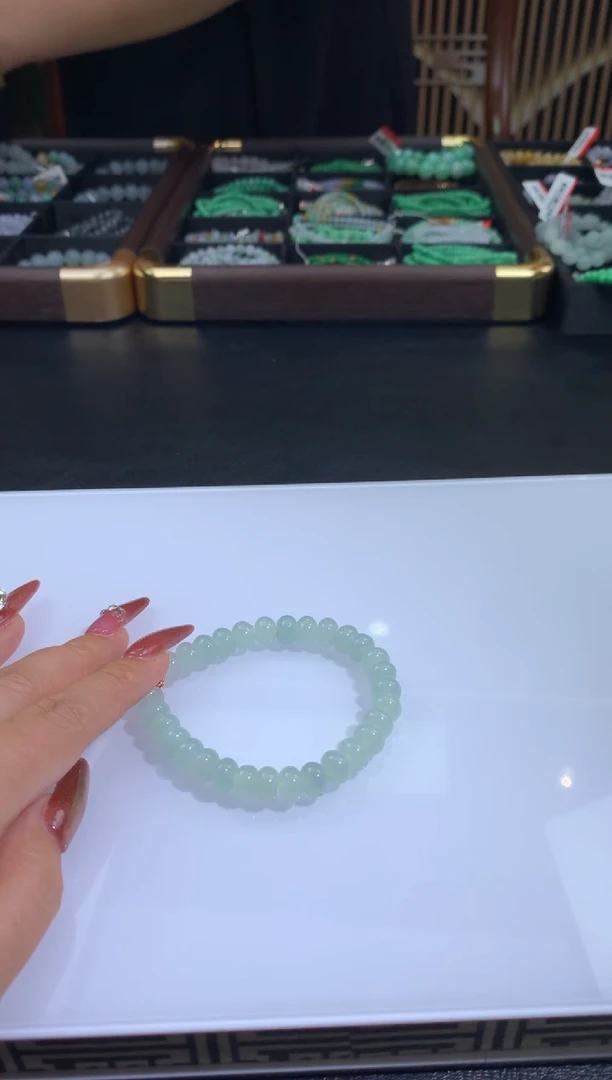 未镶嵌定制翡翠糖**的翡翠