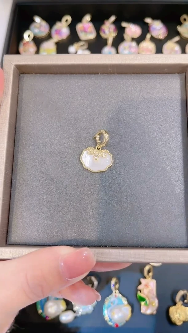 【闪购商品】淡水珍珠颈饰合金吊坠