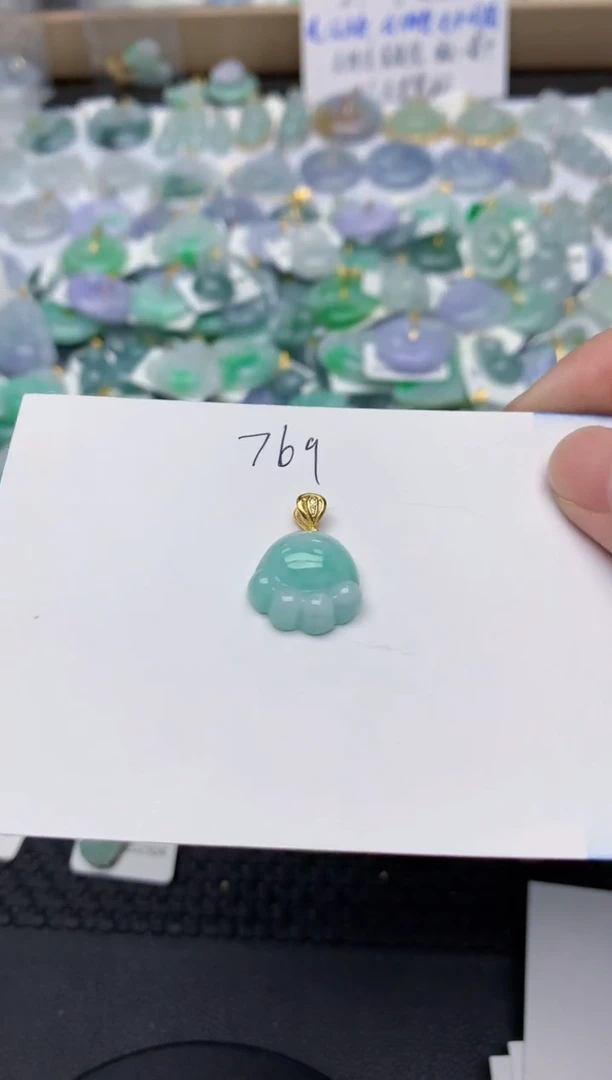 翡翠未镶嵌颈饰天然缅甸A货翡翠