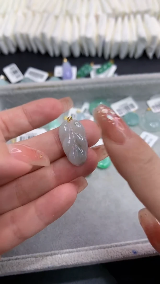 吊坠(不含链)18K金镶嵌翡翠11111111111