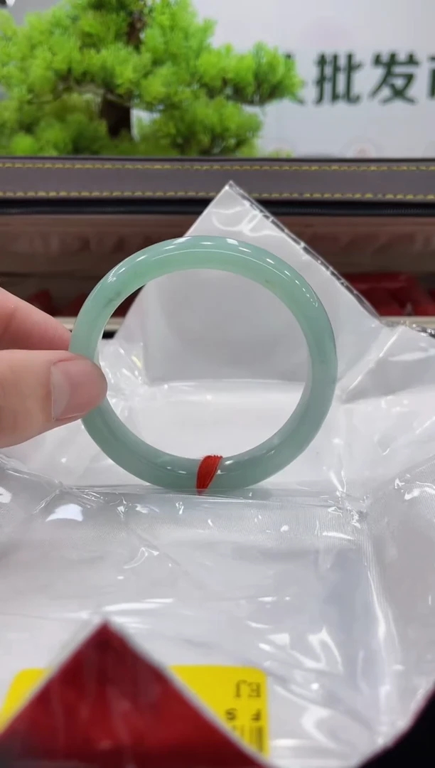 【闪购商品】翡翠手镯未镶嵌手镯