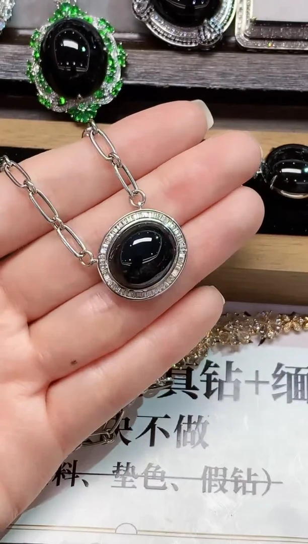 套链18K金镶嵌翡翠GQY多样性发其一