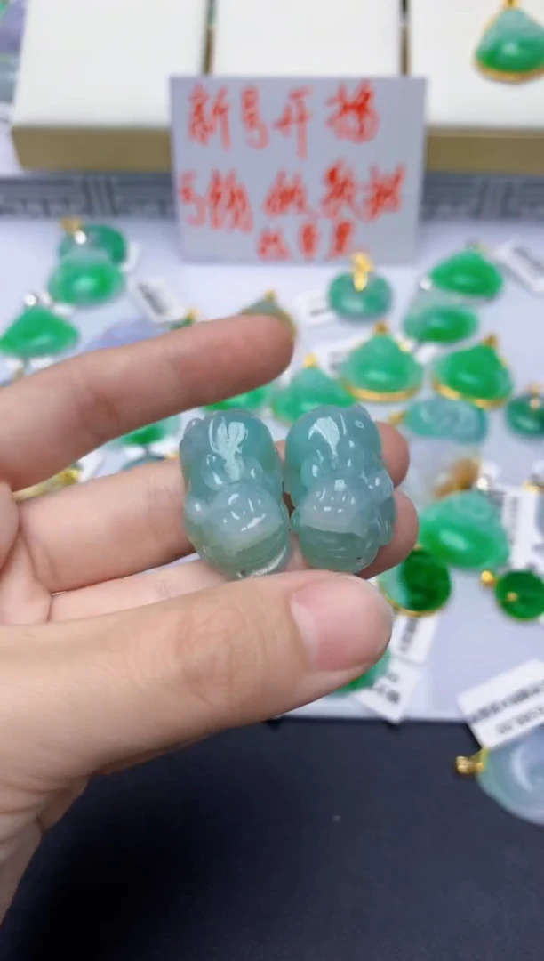 翡翠未镶嵌颈饰11111111