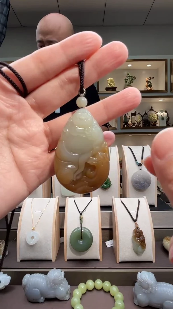 颈饰未镶嵌和田玉苏