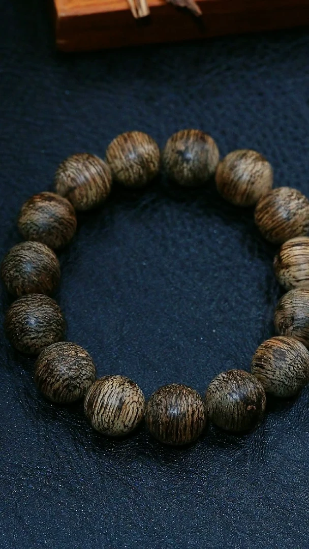 沉香碎屑沉香星*老文莱蛇皮纹1.5 24.28克