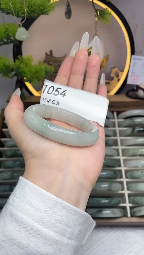 未镶嵌手镯石英质玉1054