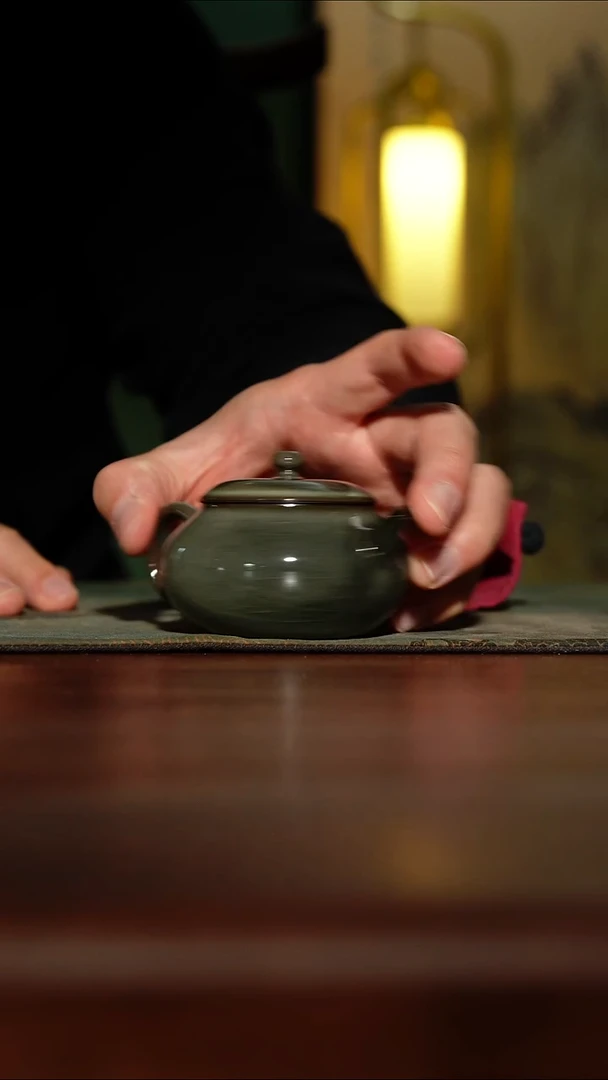 【览古雅韵】铁胎壶