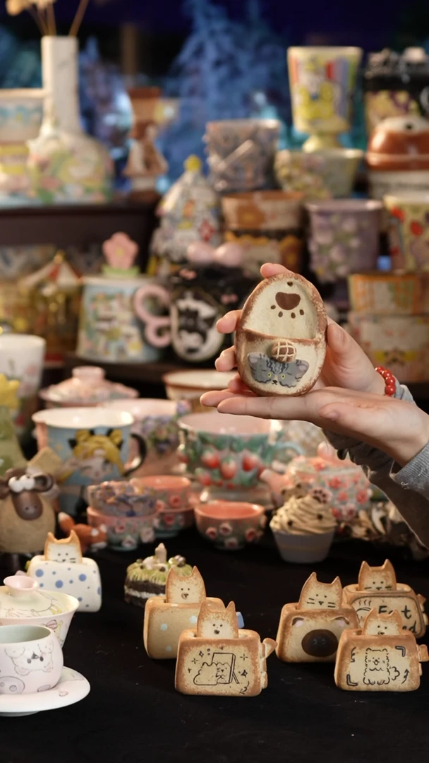 摆件陶景德镇釉下彩手绘设计师款陶瓷