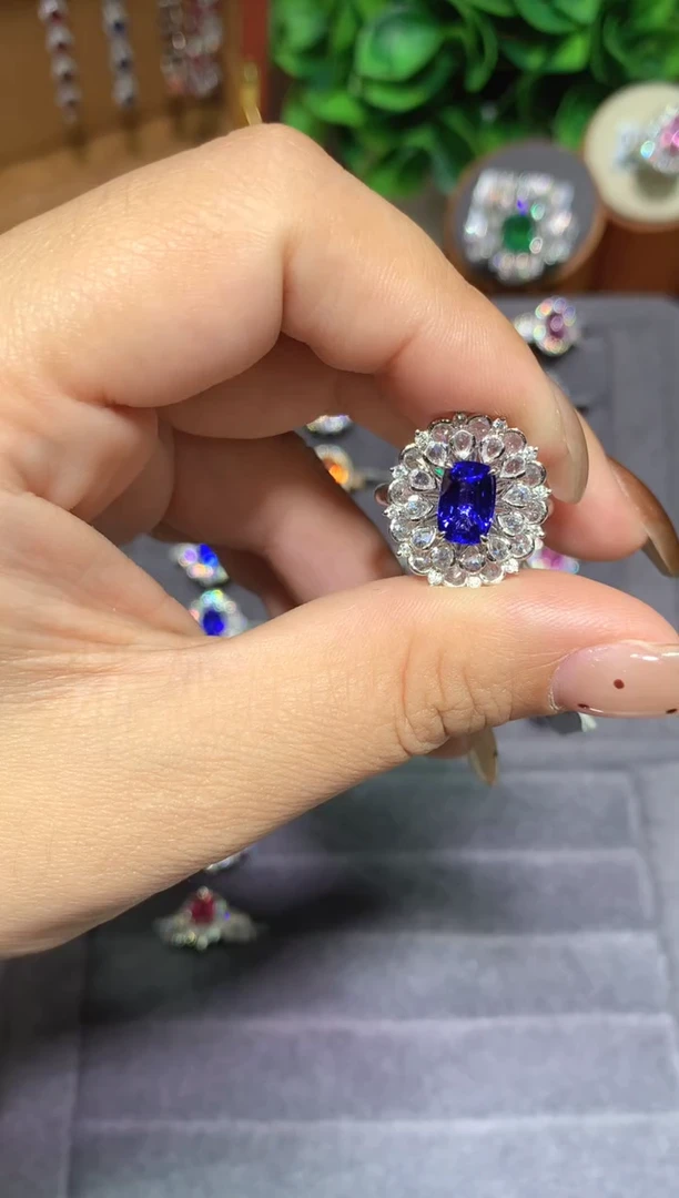 戒指蓝宝石18K金镶嵌2.06ct