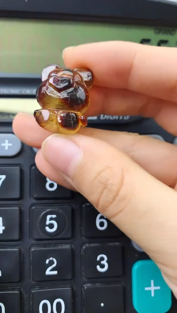 未镶嵌琥珀珠宝奇石204