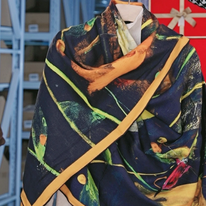 奢凌羊【花丛蝶舞】135*135女士印花春夏百搭丝毛围巾方巾时尚ol