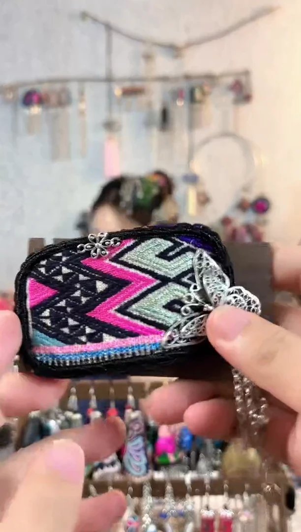 织绣民族风非遗老绣饰品036