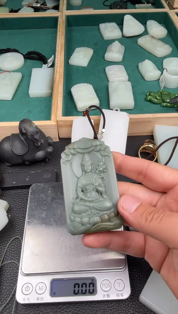 定制和田玉精品挂件