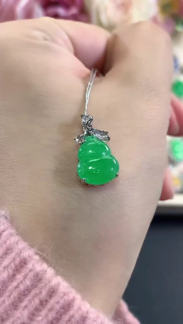 吊坠(不含链)18K金镶嵌翡翠b65