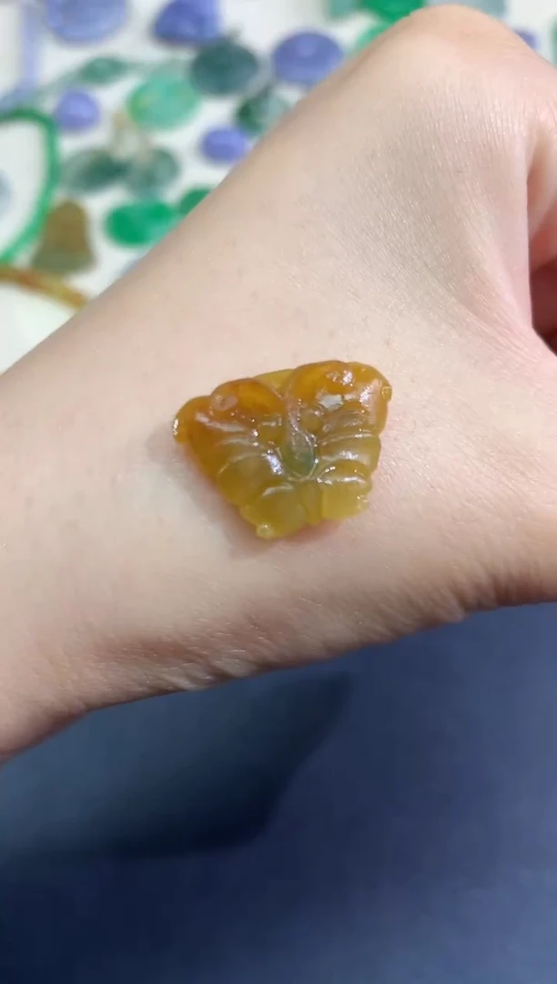 未镶嵌定制翡翠毛货吊坠|680