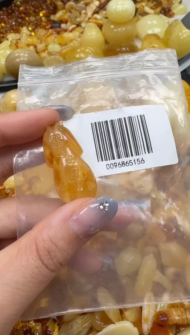 裸石琥珀未镶嵌如图