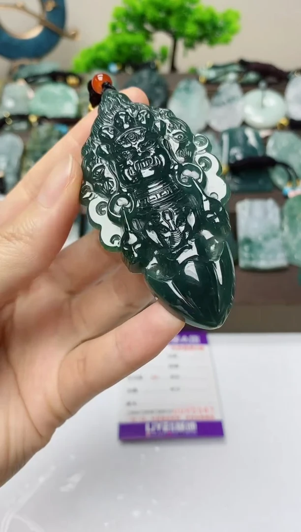 翡翠未镶嵌颈饰