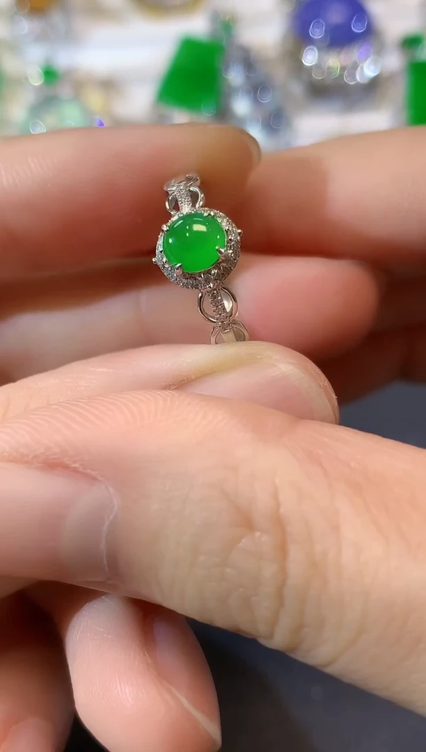 18K金镶嵌戒指翡翠A6 多样性发货一件