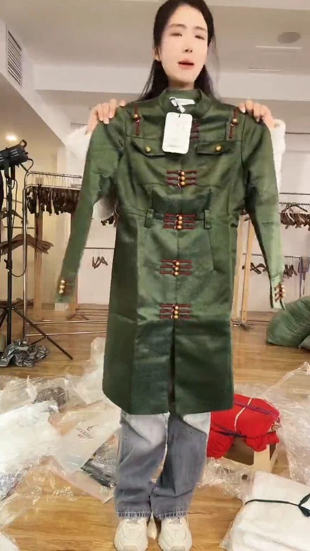 外套       M码        105斤