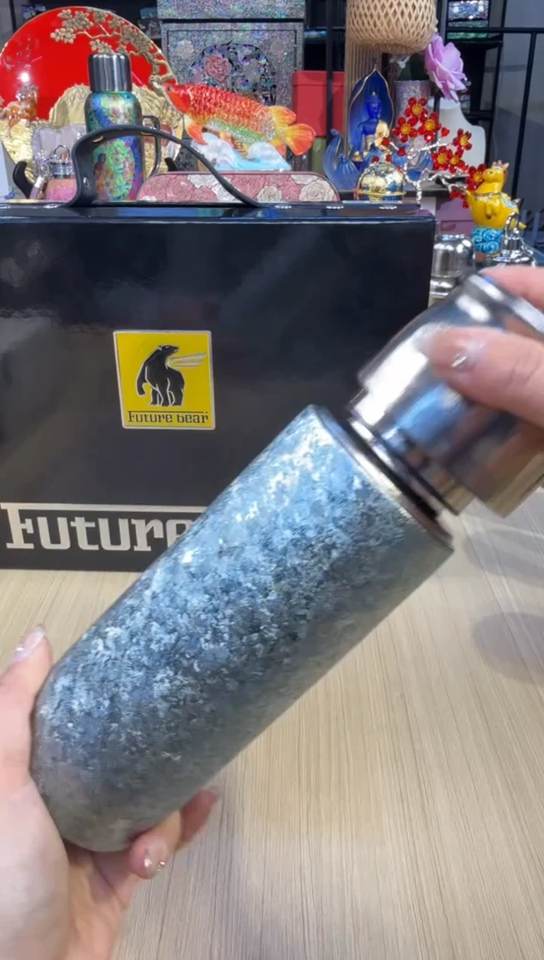 99未来熊-纯钛保温杯（冰川蓝）