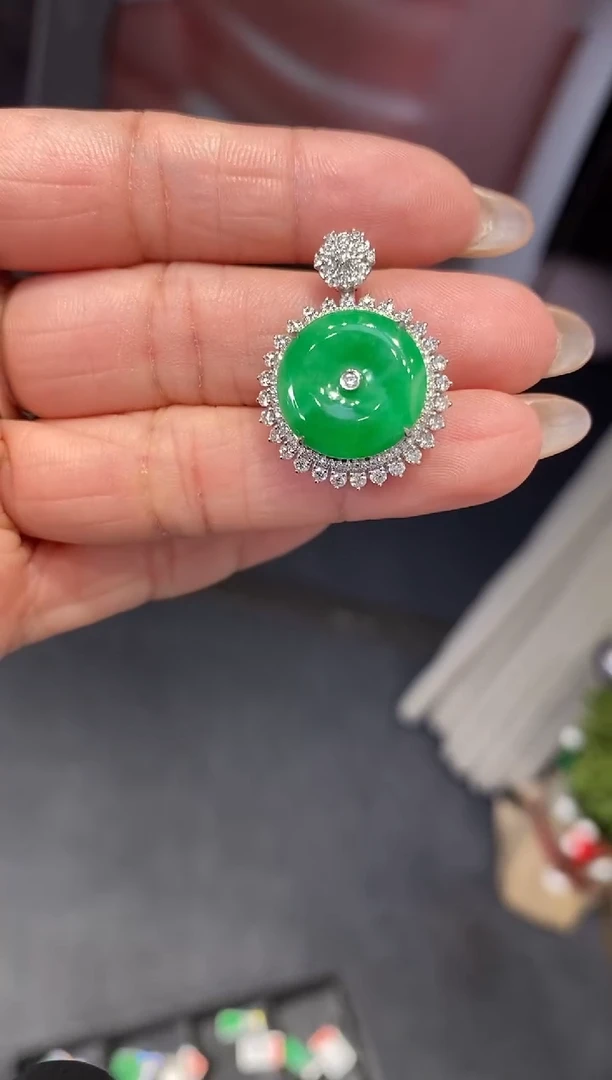 吊坠(不含链)18K金镶嵌翡翠平安扣