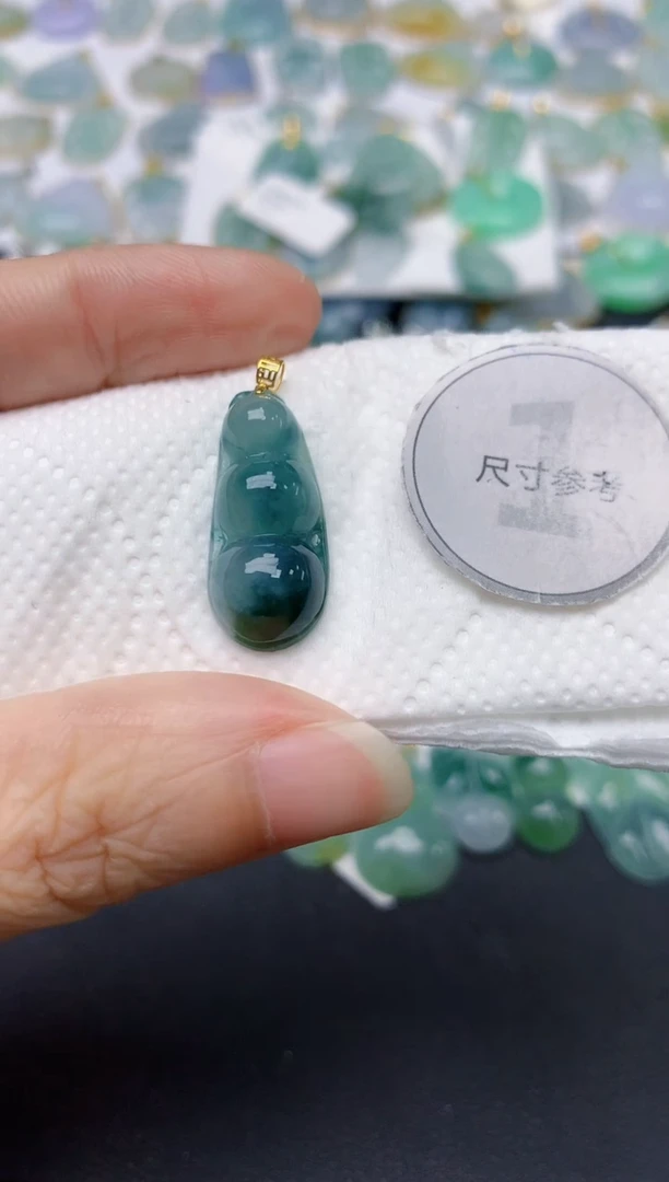 翡翠18K金镶嵌颈饰天然缅甸A货翡翠