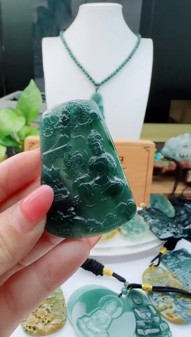 【闪购商品】翡翠颈饰未镶嵌多样性随机一件发货