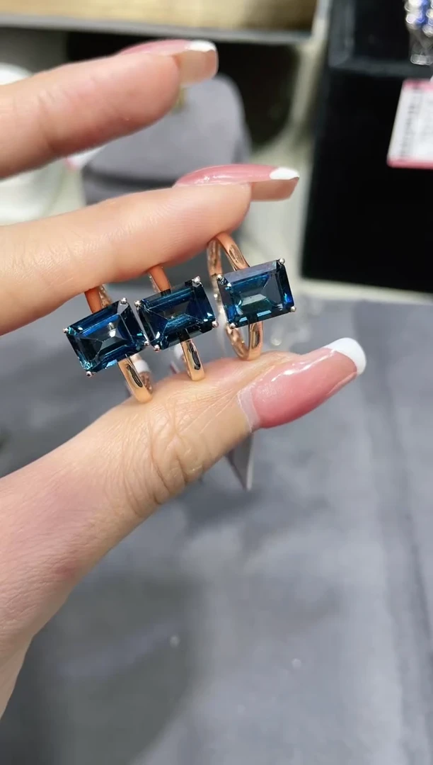 18K金镶嵌托帕石戒指 多样性发其一