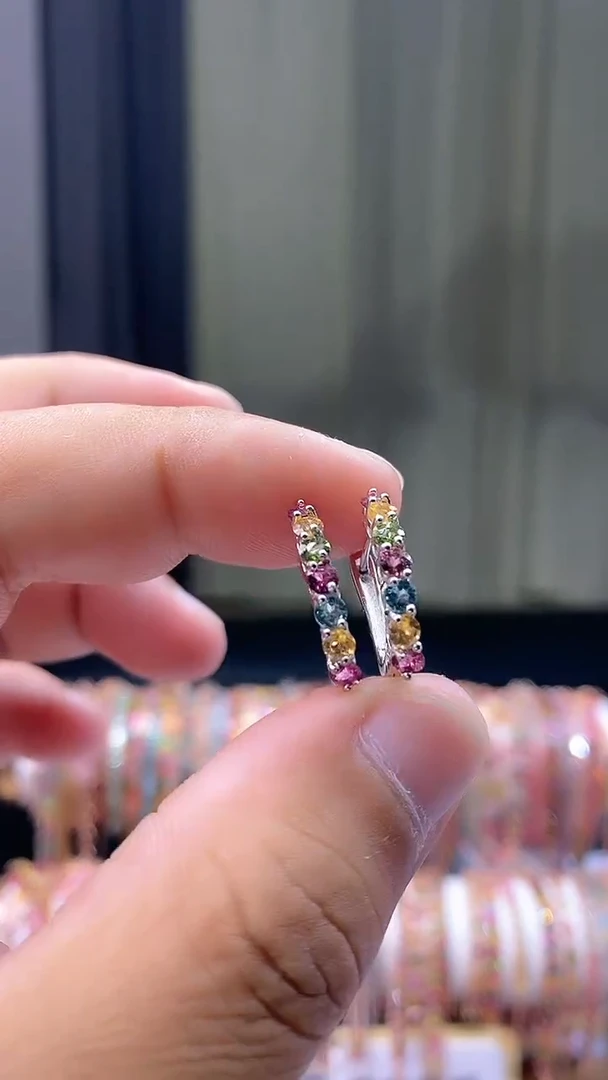 【闪购商品】碧玺耳扣银S925镶嵌156156115151156