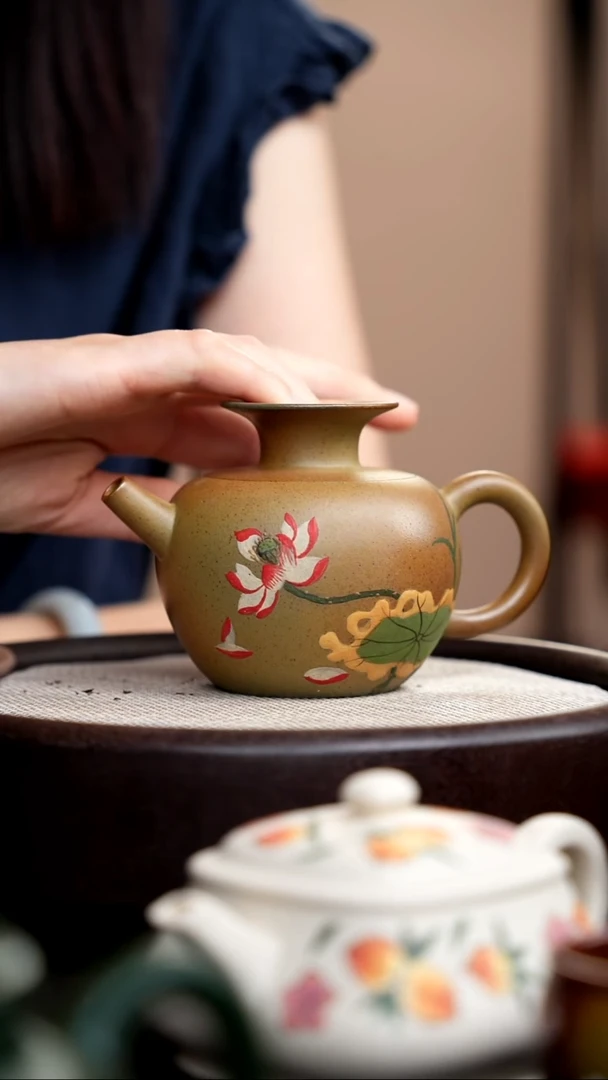 茶壶紫砂柴烧公道壶泥绘荷花
