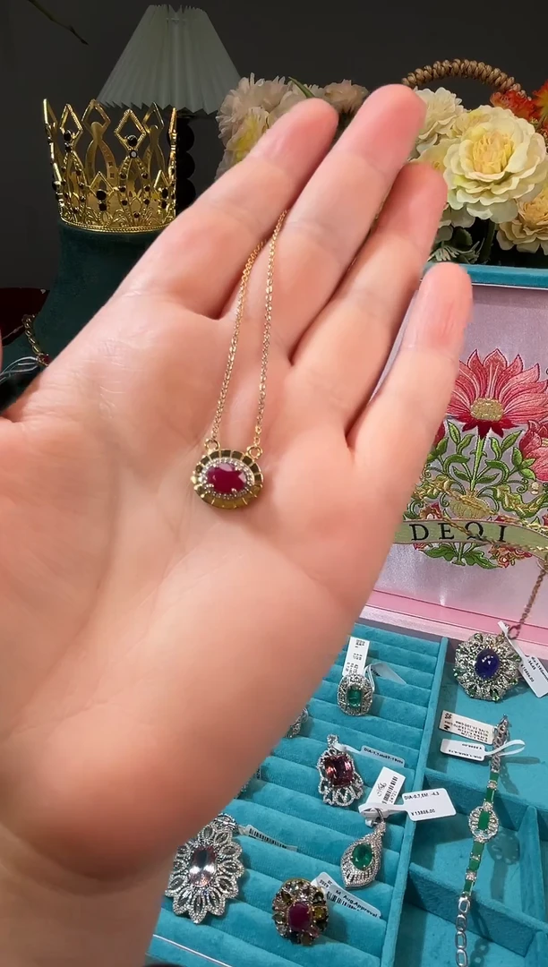 吊坠(赠链)未镶嵌红宝石1.1ct