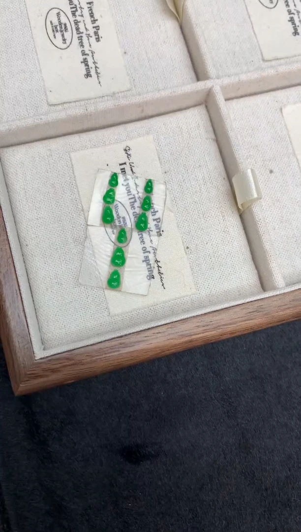 【闪购商品】翡翠颈饰未镶嵌葫芦一套