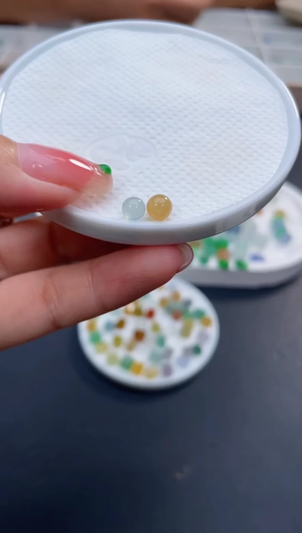 颈饰未镶嵌翡翠烤*?啊A235