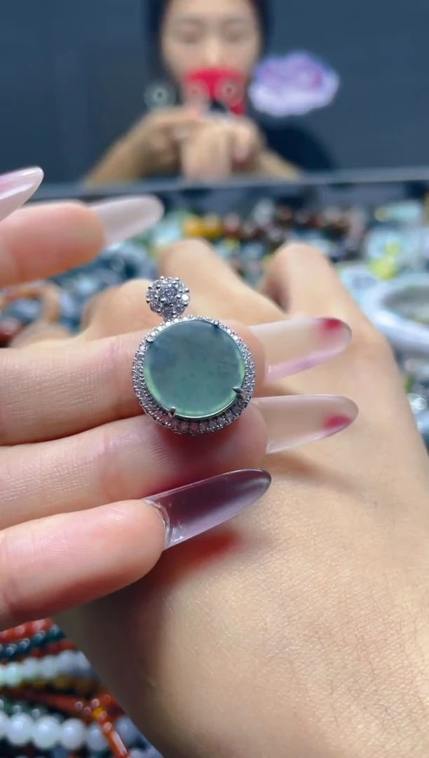 颈饰未镶嵌翡翠/R/翡翠A货，一件也是批发价