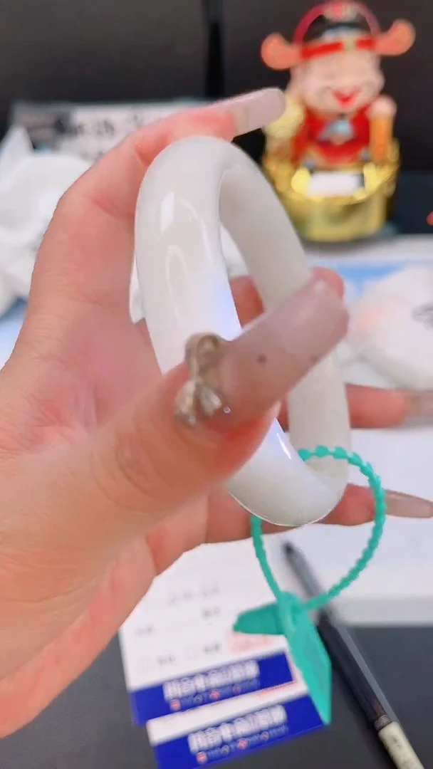 未镶嵌手镯和田玉30T90-64