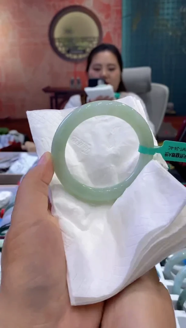 翡翠手镯未镶嵌多人0007838