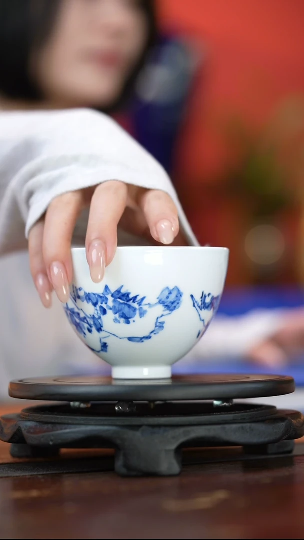 摆件皇窑云鹏鸡心杯