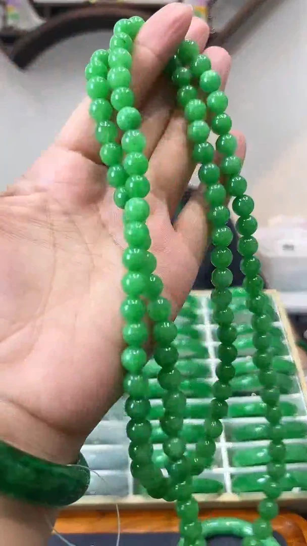 【闪购商品】砖雕闪44 辣阳绿项链