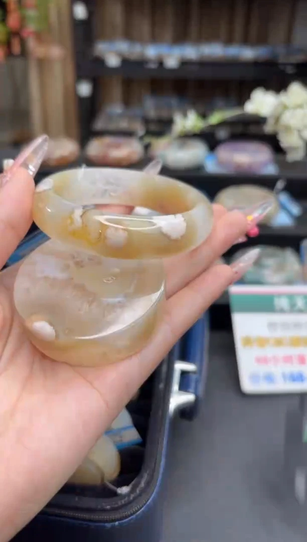 未镶嵌手镯石英质玉152(58圈赠送镯心)