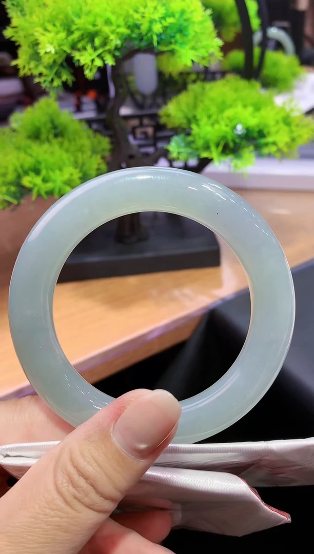 未镶嵌手镯翡翠- 天然缅甸A货翡翠57.8圆条