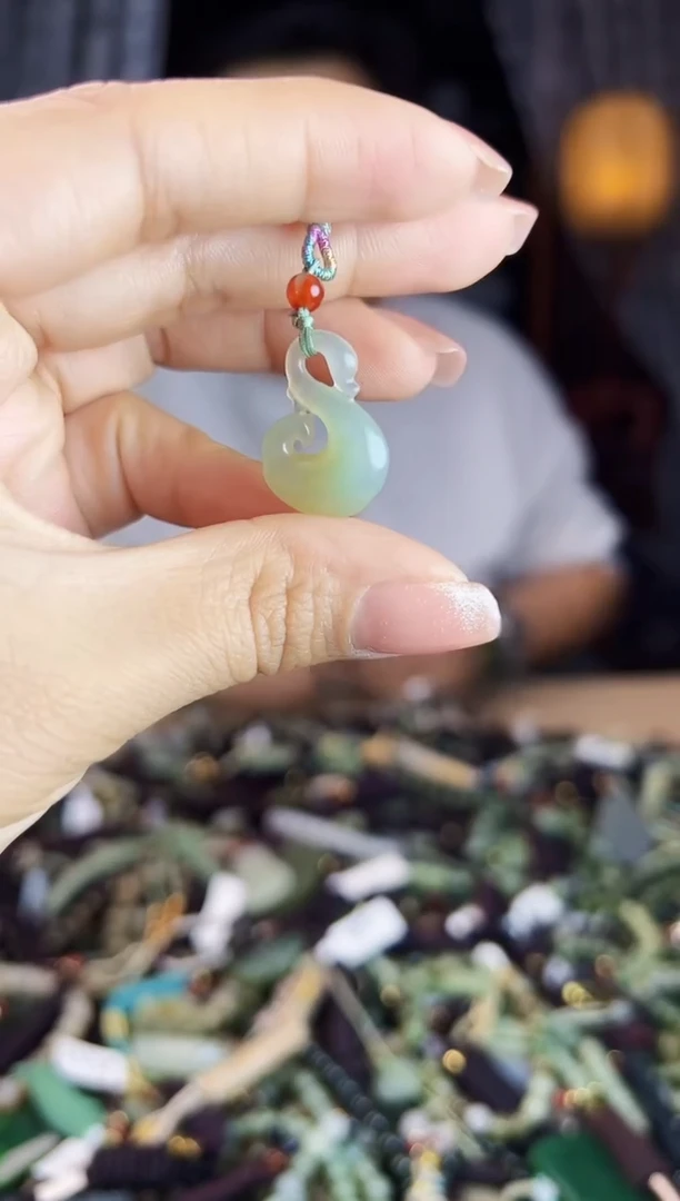 未镶嵌和田玉挂件1