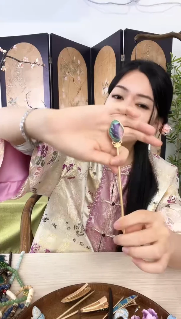 刺绣黄色蝴蝶发夹 46