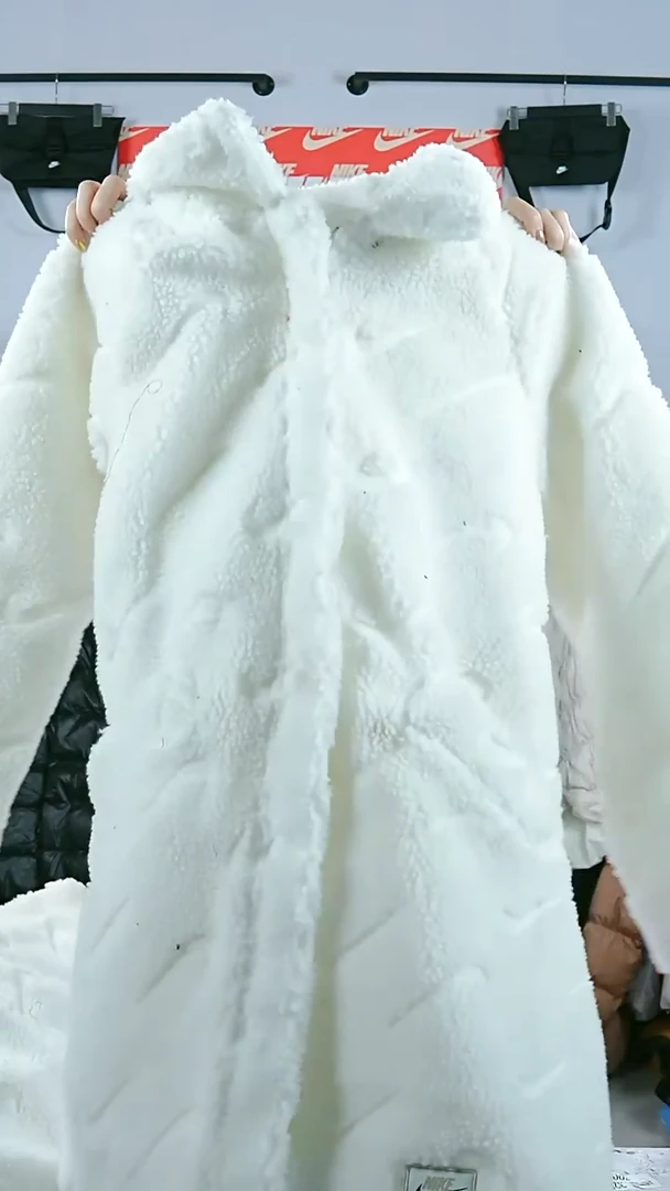 2273闪购编码运动衣以直播间过款为准尺码L