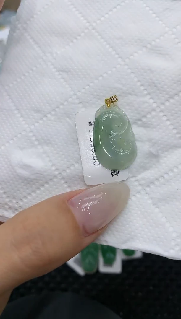 颈饰18K金镶嵌翡翠111111111111