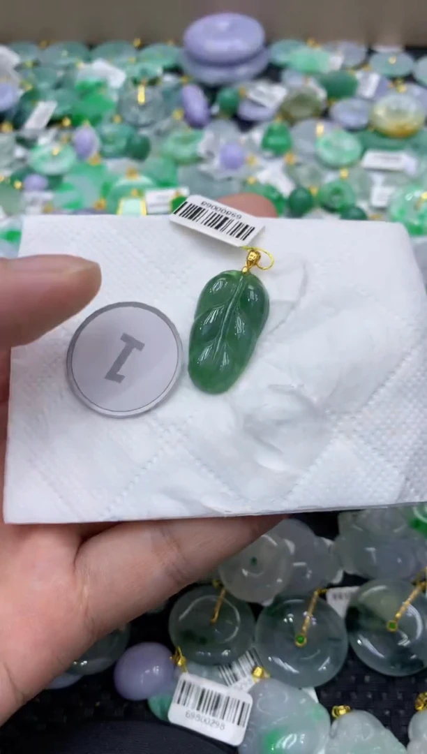 颈饰未镶嵌翡翠天然缅甸翡翠A货