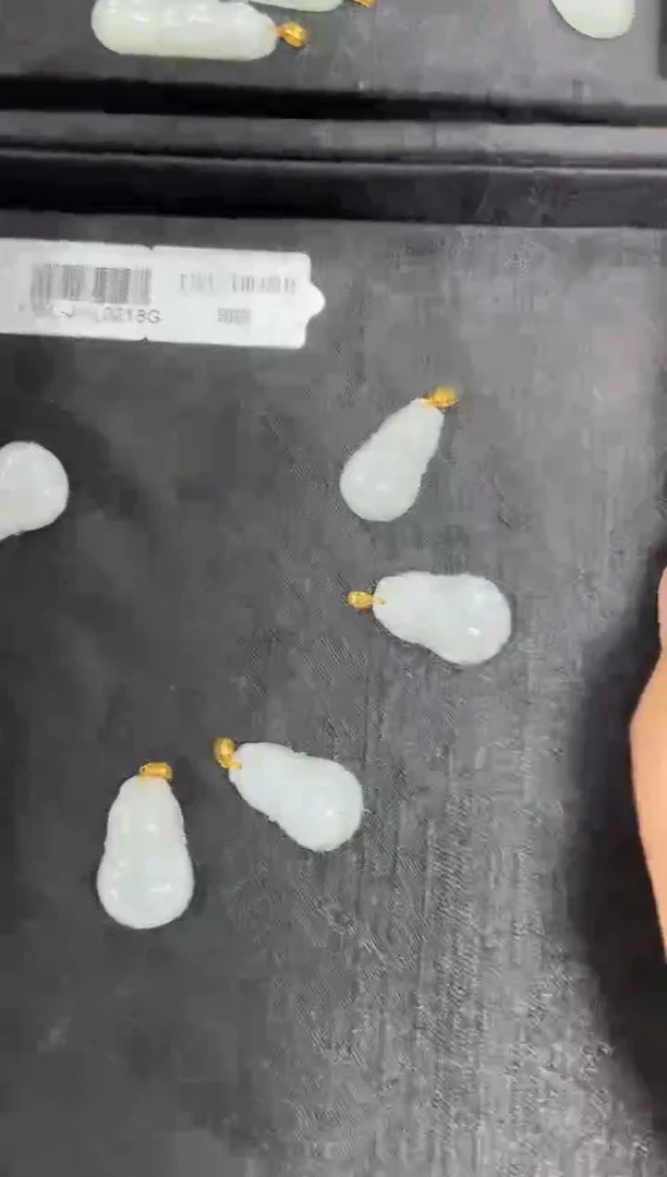 【闪购商品】翡翠颈饰18K金镶嵌小葫芦 多样性发货